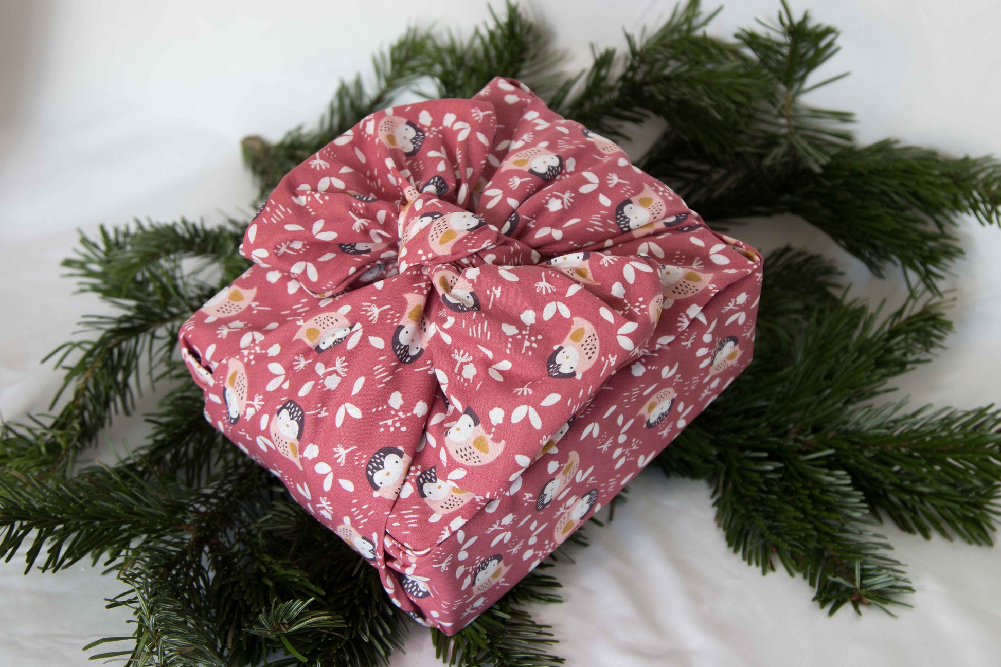 Emballage cadeau en tissu, lavable et réutilisable pour toutes occasions ! Noël, anniversaire, fête, naissance, bouteille... Emballez, offrez et récupérez votre emballage (ou pas !)