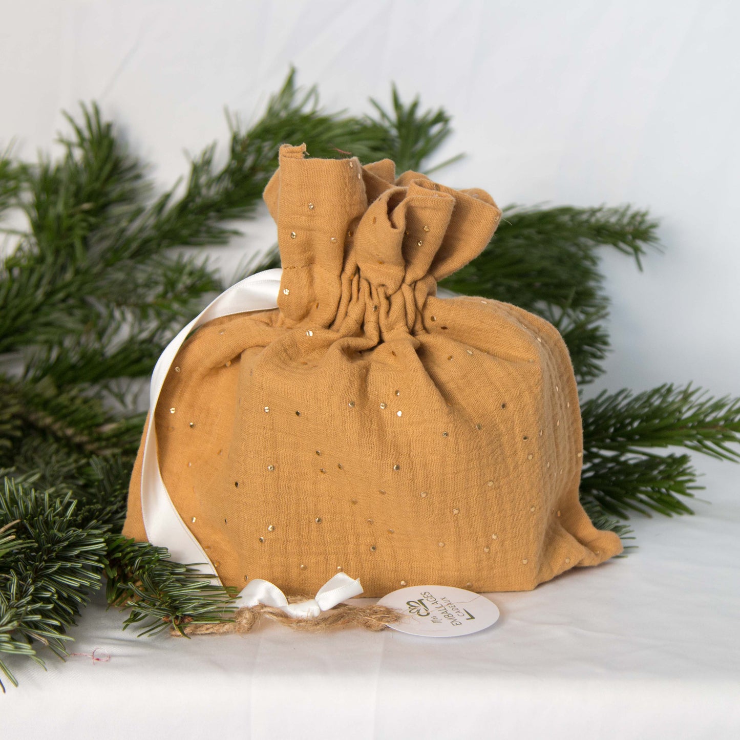 Emballage cadeau en tissu, lavable et réutilisable pour toutes occasions ! Noël, anniversaire, fête, naissance, bouteille... Emballez, offrez et récupérez votre emballage (ou pas !)