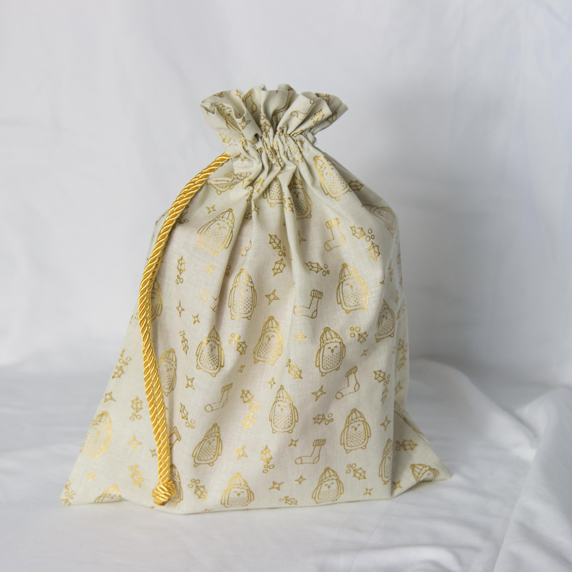 Emballage cadeau en tissu, lavable et réutilisable pour toutes occasions ! Noël, anniversaire, fête, naissance, bouteille... Emballez, offrez et récupérez votre emballage (ou pas !)