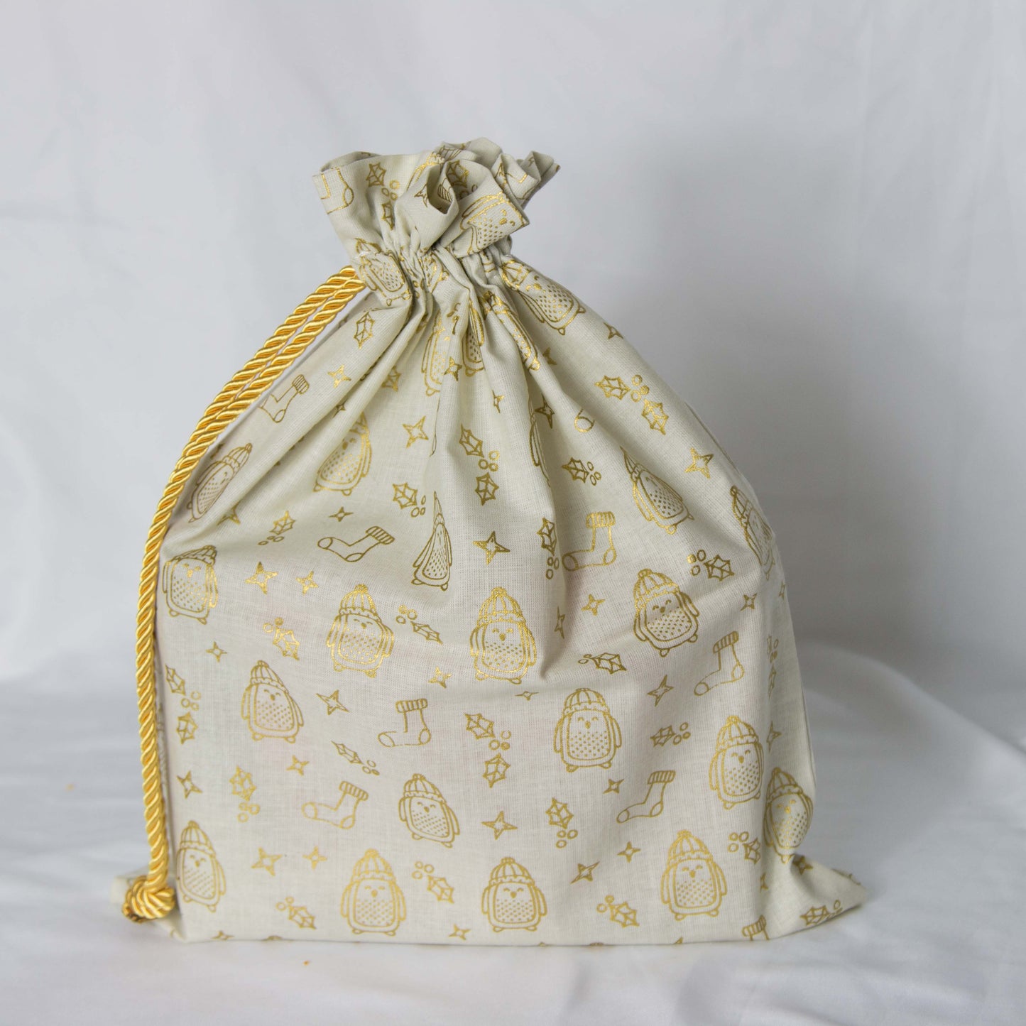 Emballage cadeau en tissu, lavable et réutilisable pour toutes occasions ! Noël, anniversaire, fête, naissance, bouteille... Emballez, offrez et récupérez votre emballage (ou pas !)