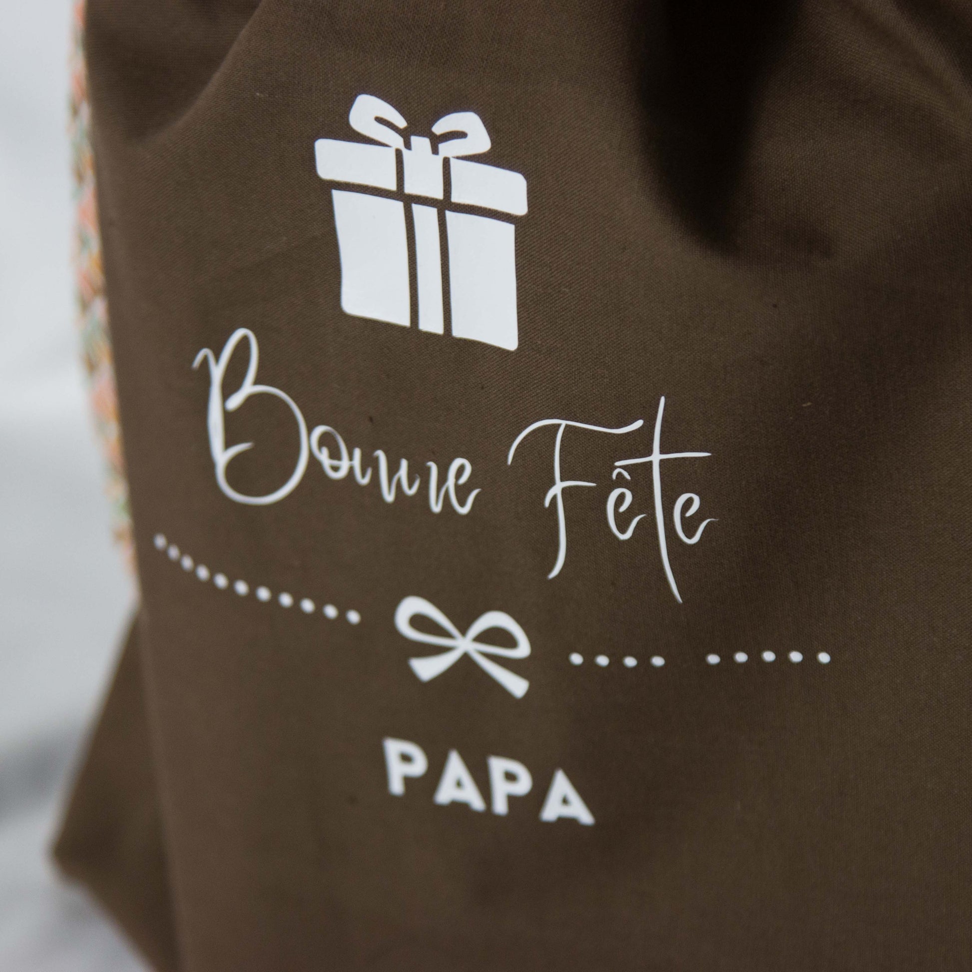 Emballage cadeau en tissu, lavable et réutilisable pour toutes occasions ! Noël, anniversaire, fête, naissance, bouteille... Emballez, offrez et récupérez votre emballage (ou pas !)