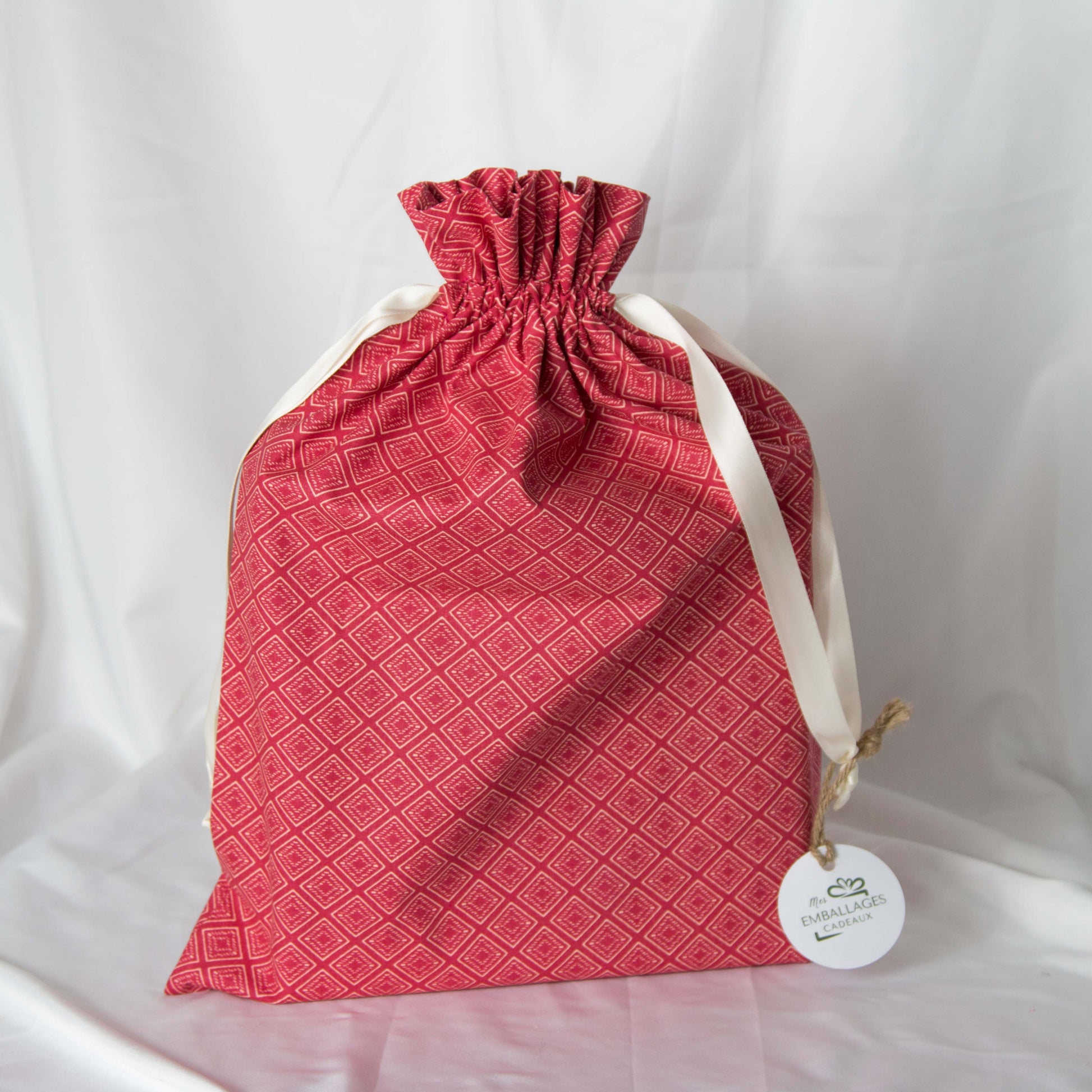 Emballage cadeau en tissu, lavable et réutilisable pour toutes occasions ! Noël, anniversaire, fête, naissance, bouteille... Emballez, offrez et récupérez votre emballage (ou pas !)