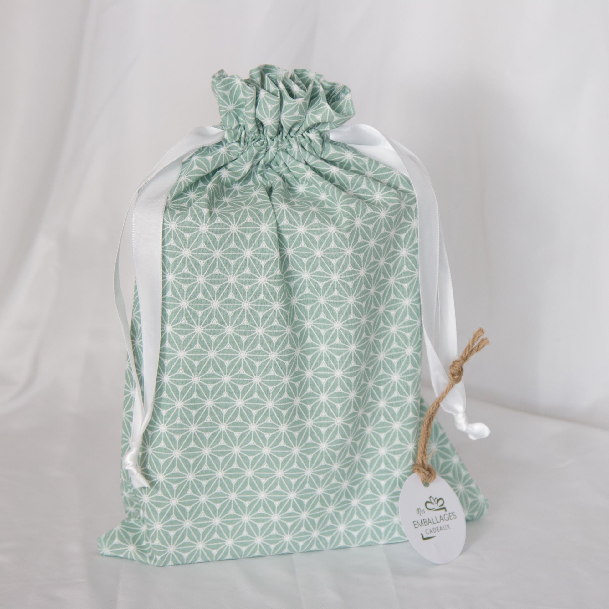 Emballage cadeau en tissu, lavable et réutilisable pour toutes occasions ! Noël, anniversaire, fête, naissance, bouteille... Emballez, offrez et récupérez votre emballage (ou pas !)