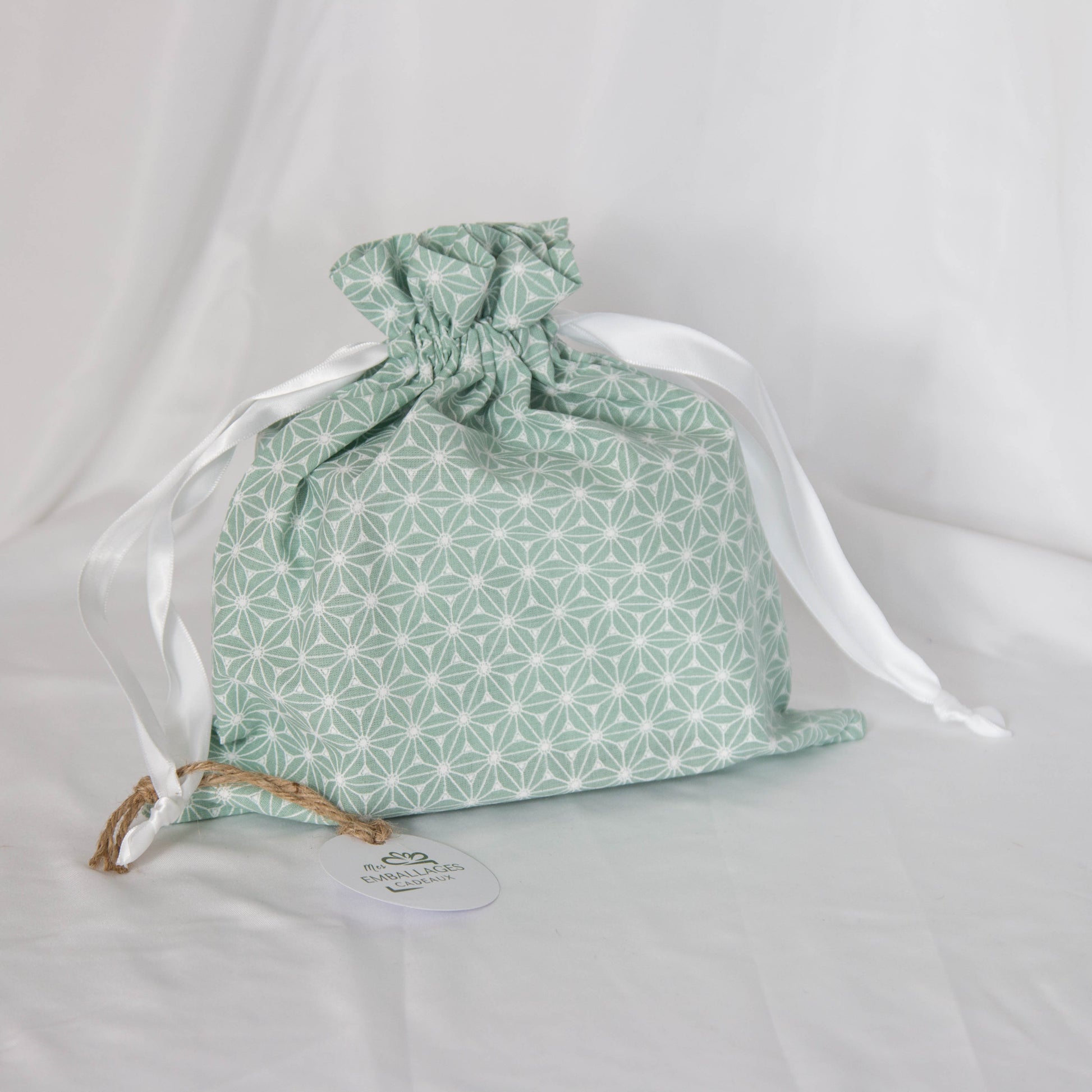 Emballage cadeau en tissu, lavable et réutilisable pour toutes occasions ! Noël, anniversaire, fête, naissance, bouteille... Emballez, offrez et récupérez votre emballage (ou pas !)